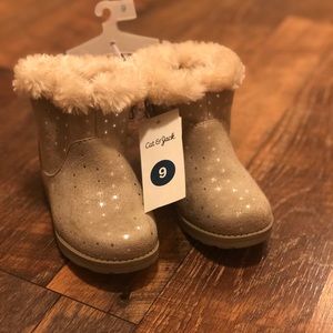 Boots with the furrrrr. Toddler girl size 9. Tan
